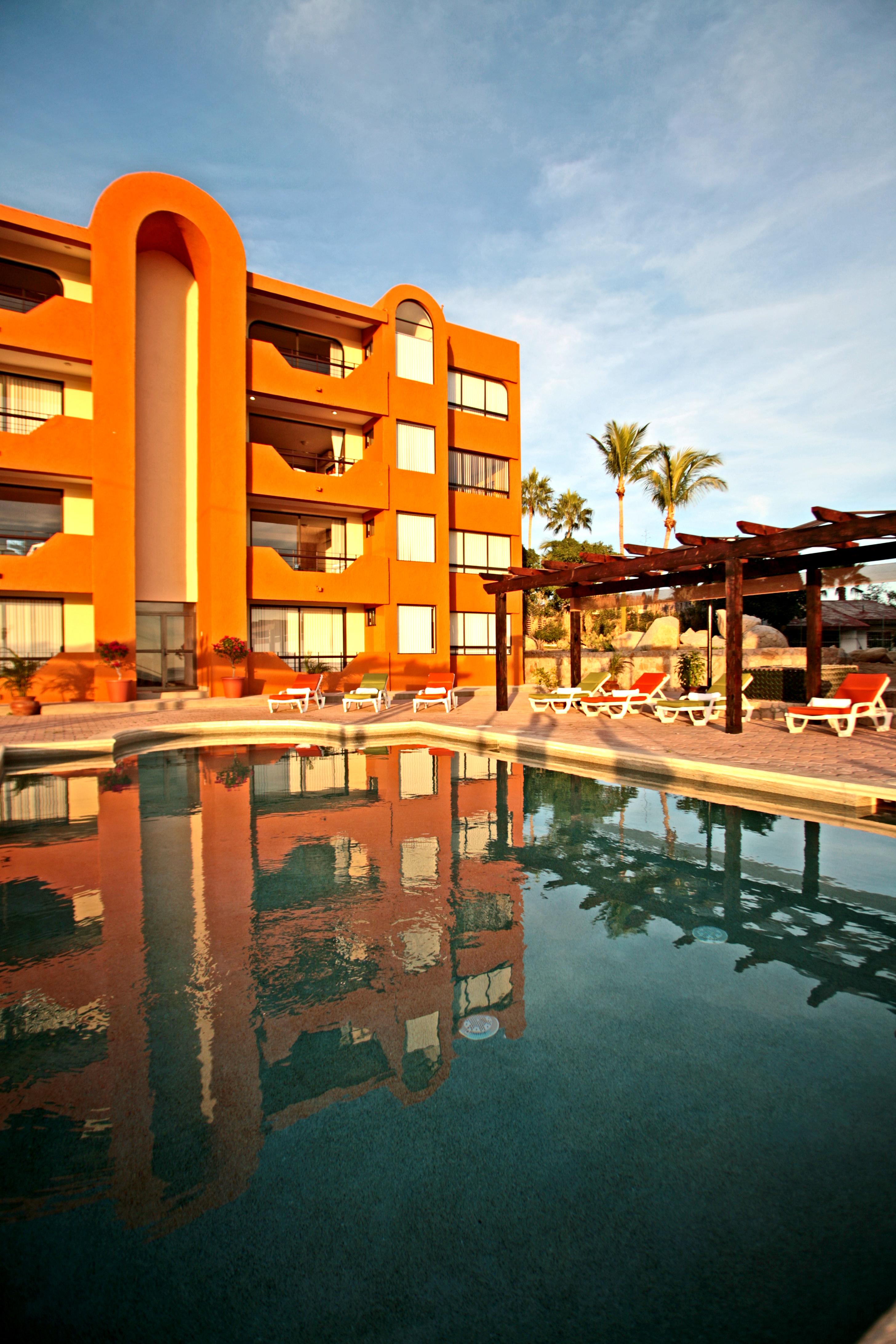 Sunrock Hotel & Suites Кабо-Сан-Лукас Экстерьер фото